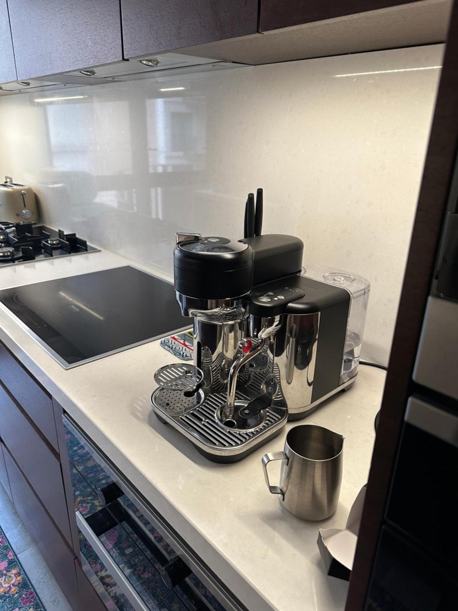 Private 1 Bed Accom With Bathroom In A 3 Bed Apartment - Melb Cbd, Regency Towers - Free Parking, Wifi And Pool Melbourne Buitenkant foto